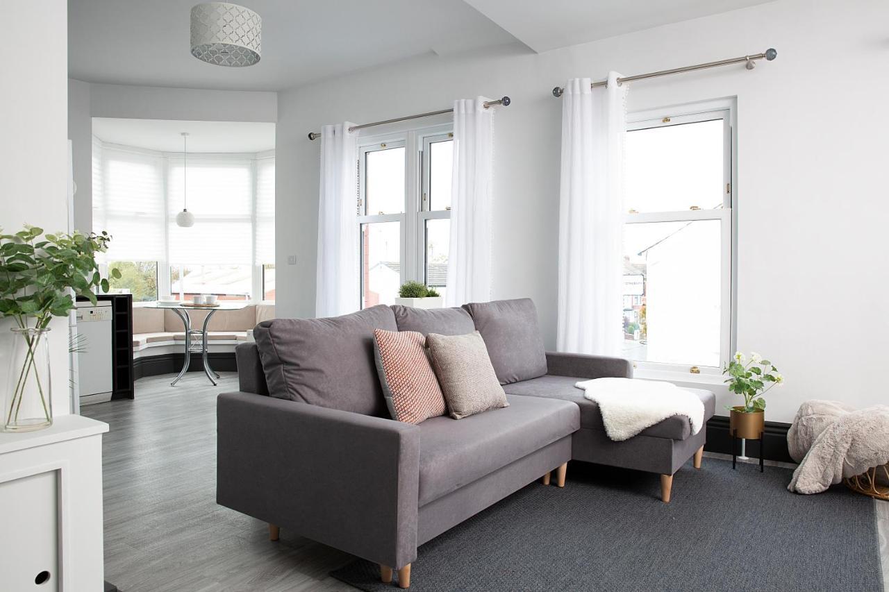 Beautiful First Floor Apartment Poulton-le-Fylde Dış mekan fotoğraf